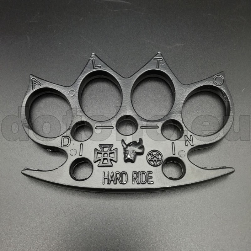 Puño americano, Personal de Autodefensa, Brass Knuckles