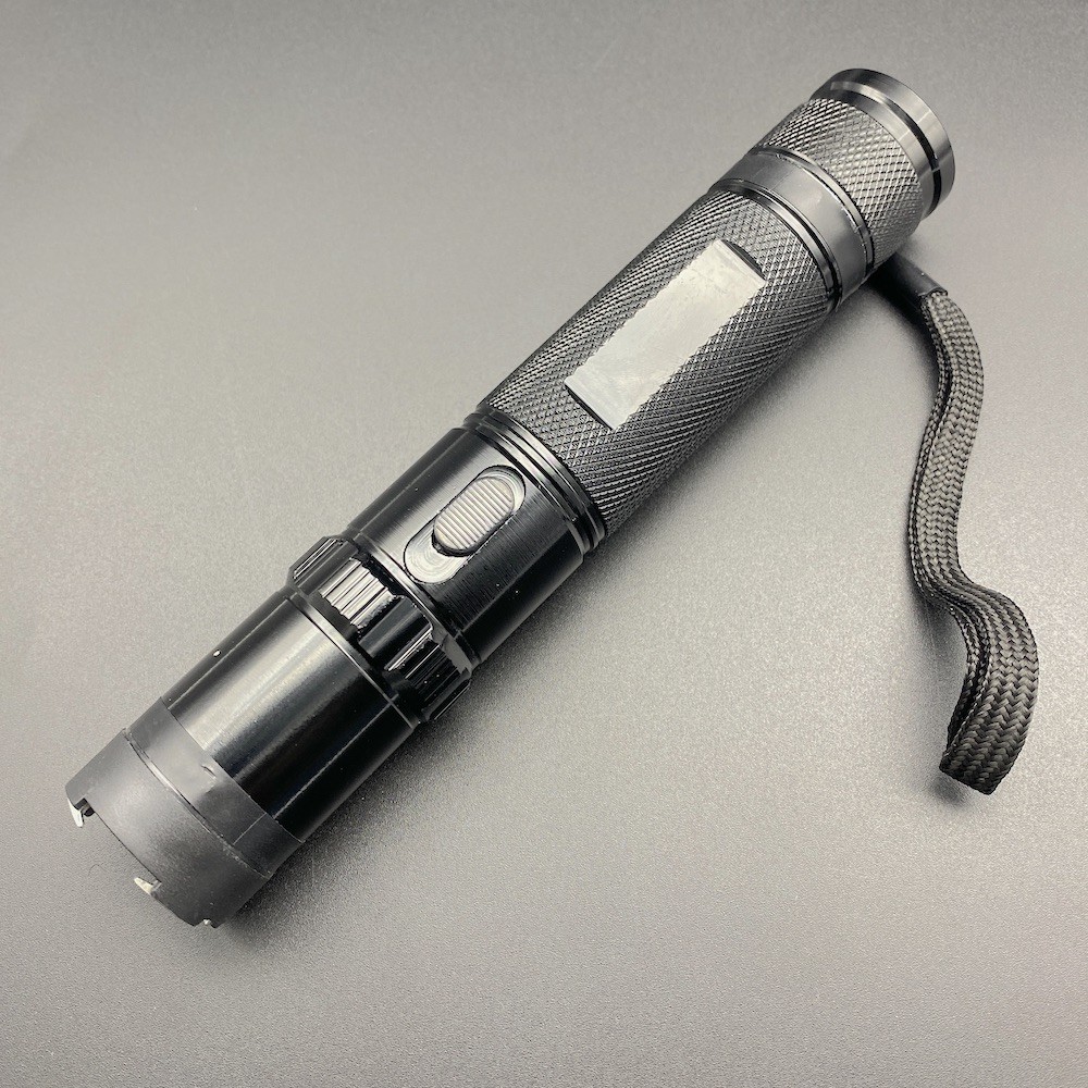 Guard - Storm Elektroschocker mit Taschenlampe - Mit Koffer - 800